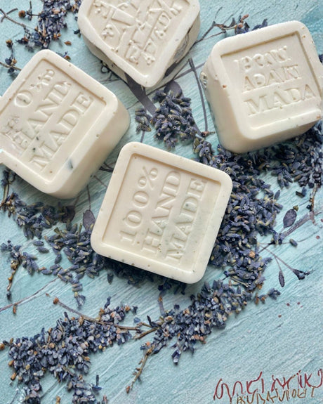 Best Clean-Smelling Perfumes: Fresh, Soapy, and “Just Showered” Scents